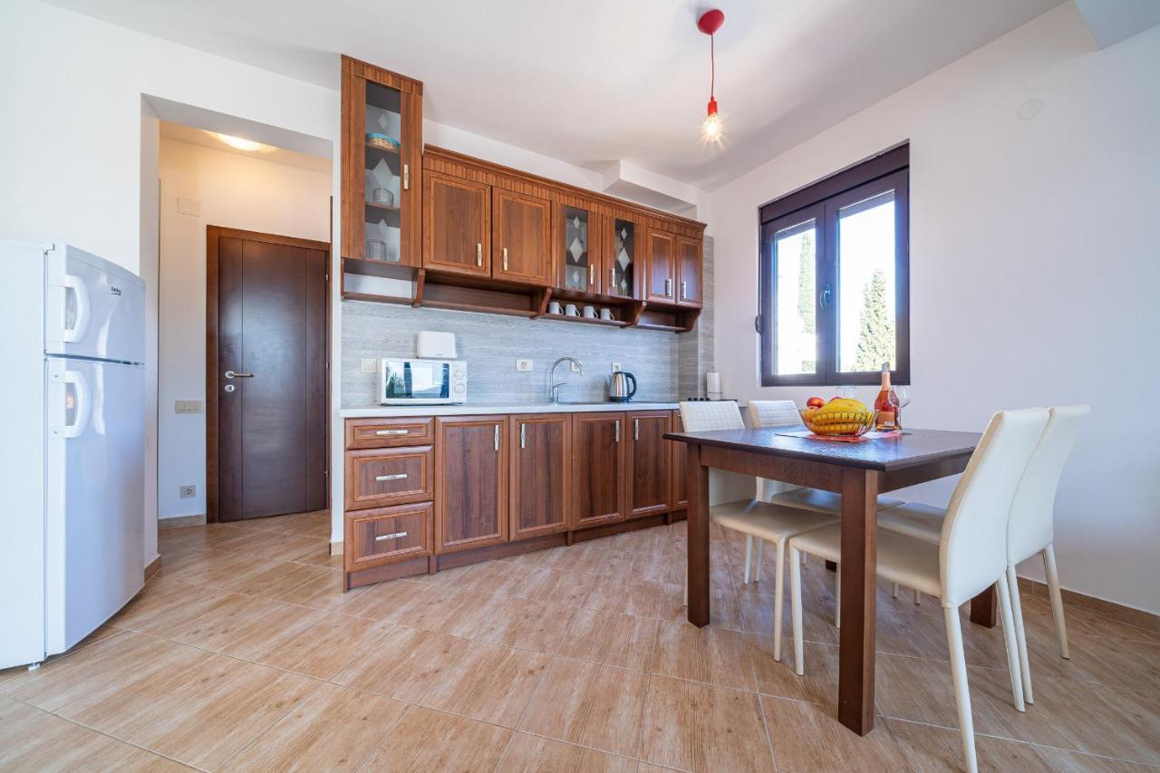 Apartments Svetlana Tivat Zewnętrze zdjęcie